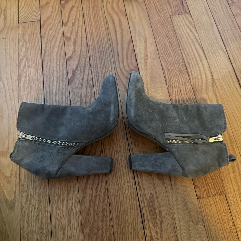Steve Madden Jannyce Taupe Suede Leather Ankle Boots - Picture 9 of 11